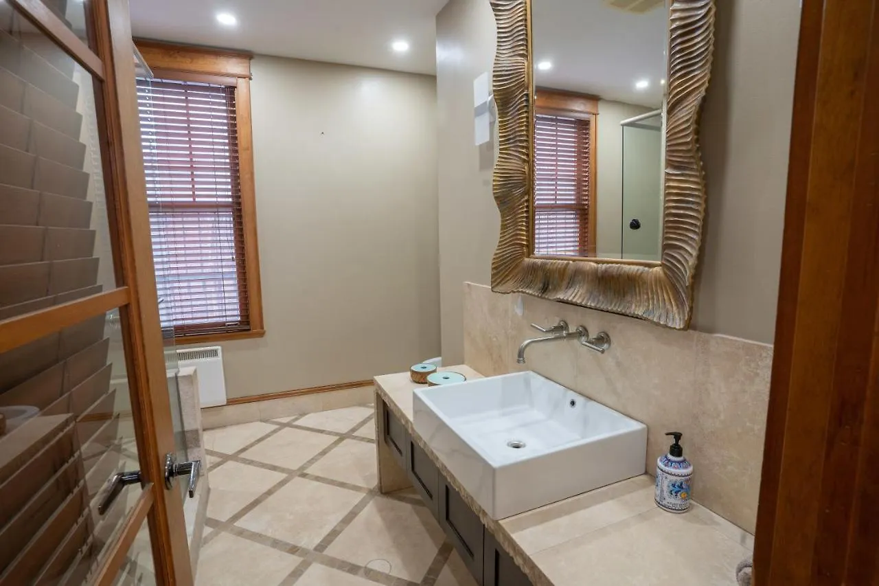Appartement Chic 2Br Near Little Italy - 5Mins To Metro à Montréal
