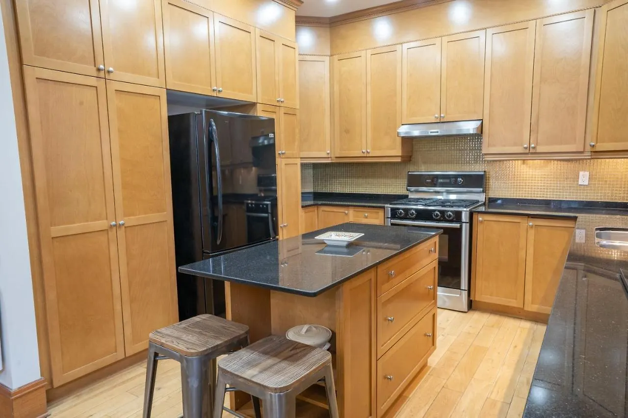 Appartement Chic 2Br Near Little Italy - 5Mins To Metro à Montréal