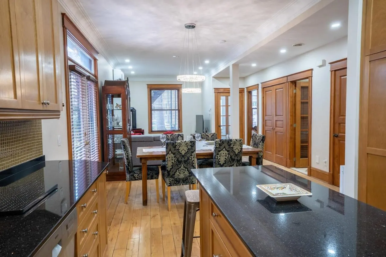 Appartement Chic 2Br Near Little Italy - 5Mins To Metro à Montréal Canada