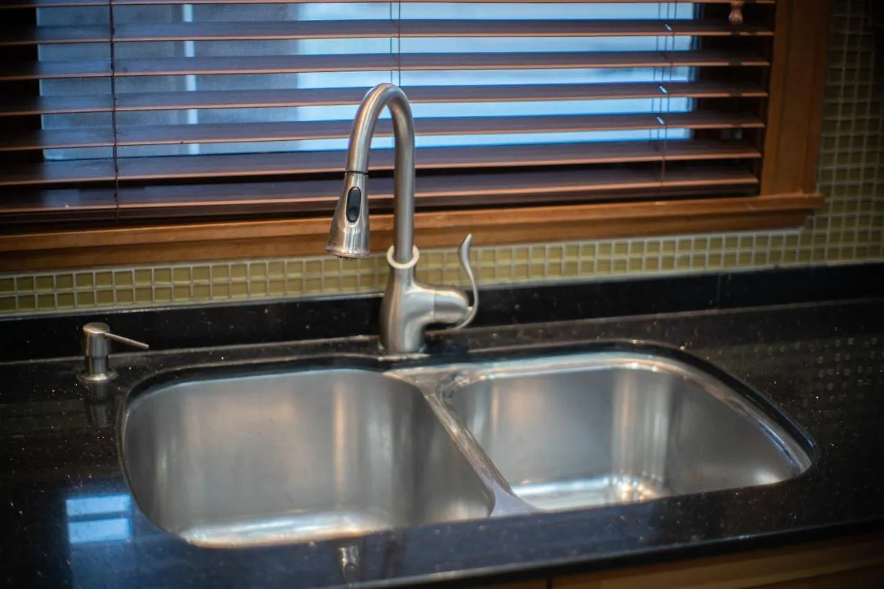 Appartement Chic 2Br Near Little Italy - 5Mins To Metro à Montréal