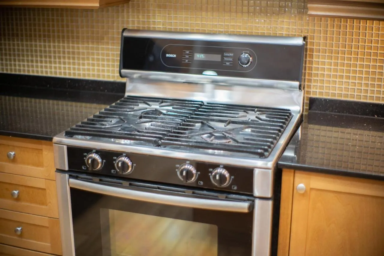 Appartement Chic 2Br Near Little Italy - 5Mins To Metro à Montréal